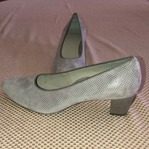 ara Women’s Pump